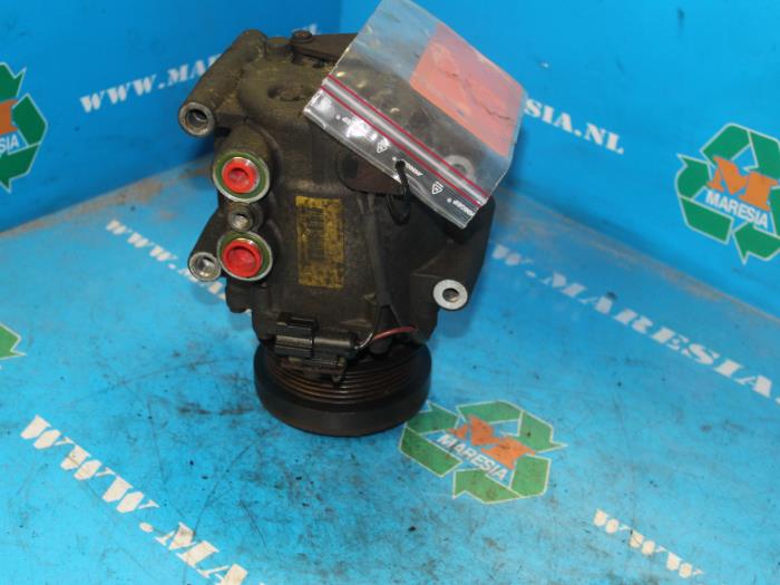 Usagé Pompe clim Jaguar S-type (X200) 3.0 V6 24V Prix € 63,00 Règlement à la marge proposé par Maresia Auto Recycling B.V.