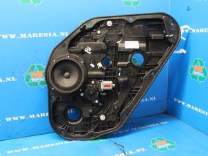 Usagé Mécanique vitre 4portes arrière droite Hyundai i30 (GDHB5) 1.4 16V Prix € 68,25 Règlement à la marge proposé par Maresia Auto Recycling B.V.