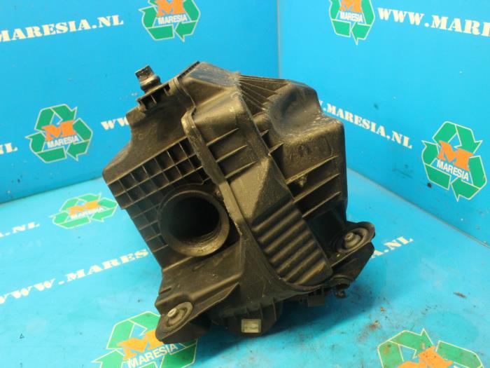 Begagnade Luftfilterhus Mercedes A (W169) 1.5 A-150 Pris € 68,25 Marginaltabell erbjuds av Maresia Auto Recycling B.V.