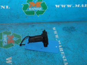 Used Airflow meter Toyota Avensis (T22) 1.8 16V VVT-i Price € 36,75 Margin scheme offered by Maresia Auto Recycling B.V.