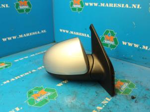 Used Wing mirror, right Kia Picanto (BA) 1.1 12V Price € 47,25 Margin scheme offered by Maresia Auto Recycling B.V.