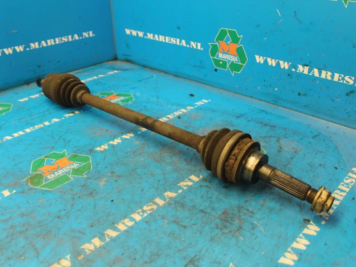 Drive shaft, rear right from a Subaru Forester (SF) 2.0 16V X 2002