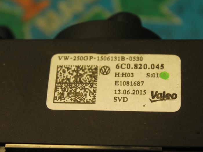 Panel de control de calefacción de un Volkswagen Polo V (6R) 1.2 TSI 16V BlueMotion Technology 2015