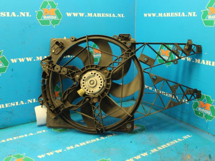 Cooling fans from a Opel Combo 1.3 CDTI 16V ecoFlex 2013