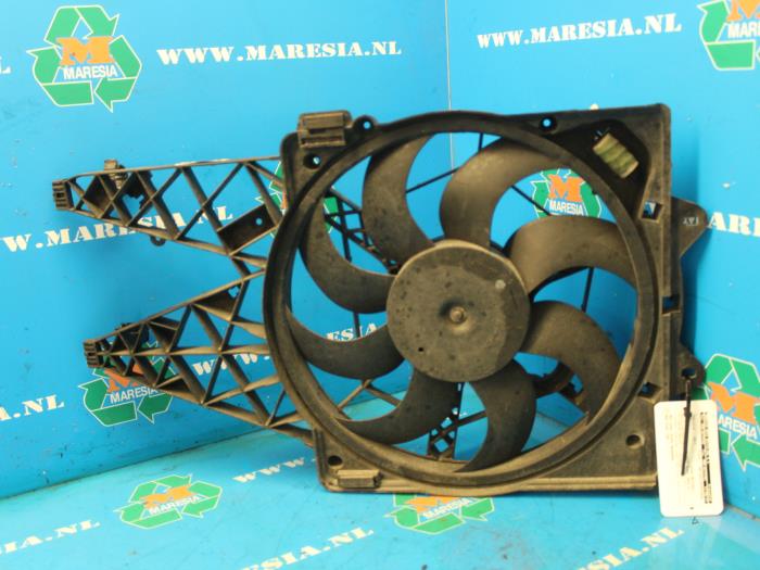Cooling fans from a Opel Combo 1.3 CDTI 16V ecoFlex 2013