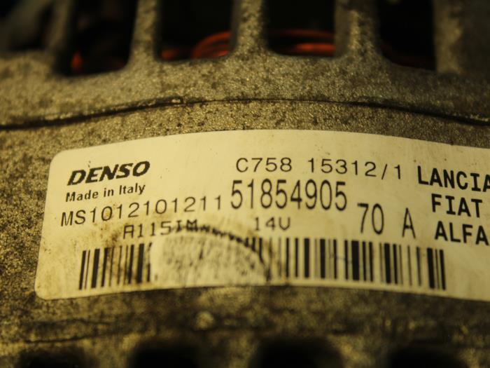 Dynamo van een Opel Combo 1.3 CDTI 16V ecoFlex 2013