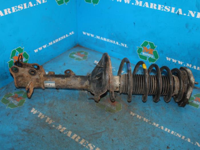 Rear shock absorber rod, right from a Hyundai Coupe 2004