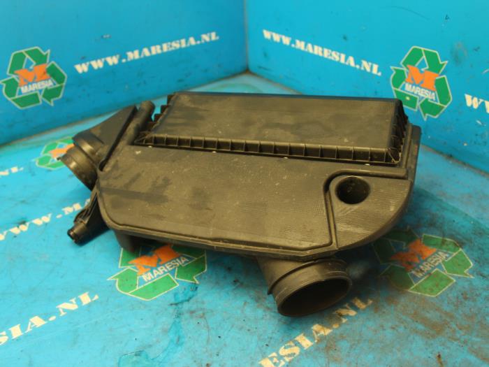 Begagnade Luftfilterhus Opel Combo Pris € 36,75 Marginaltabell erbjuds av Maresia Auto Recycling B.V.