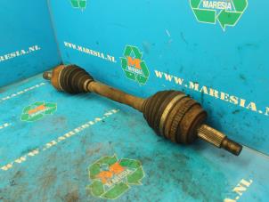 Used Front drive shaft, left Renault Master III (FD/HD) 2.5 dCi 16V 100 Price € 78,75 Margin scheme offered by Maresia Auto Recycling B.V.