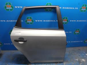 Używane Drzwi prawe tylne wersja 4-drzwiowa Kia Cee'D Cena € 157,50 Procedura marży oferowane przez Maresia Auto Recycling B.V.
