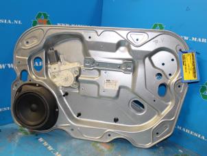 Usagé Mécanique vitre 4portes avant droite Ford Focus 2 Wagon 1.6 TDCi 16V 90 Prix € 52,50 Règlement à la marge proposé par Maresia Auto Recycling B.V.