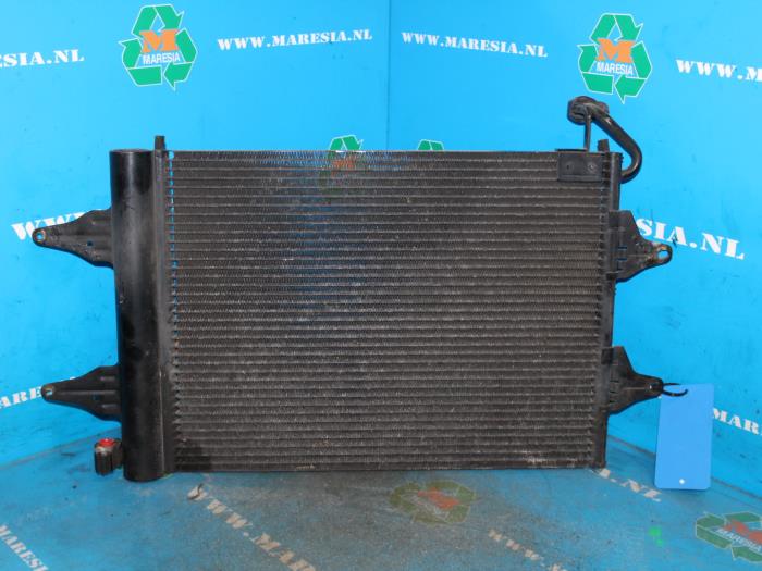 Usagé Radiateur clim Seat Ibiza III (6L1) 1.4 16V 75 Prix € 52,50 Règlement à la marge proposé par Maresia Auto Recycling B.V.