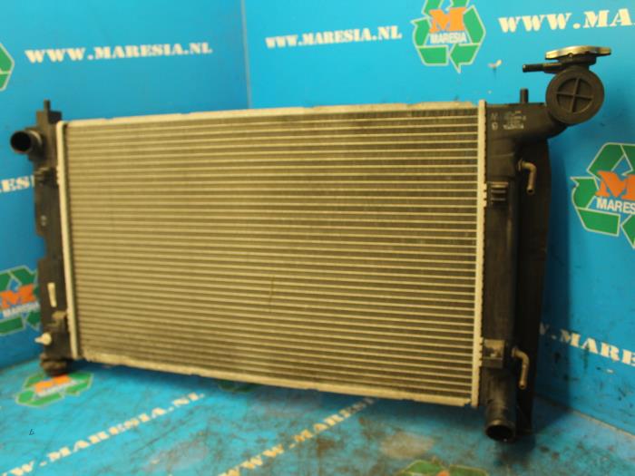 Usagé Radiateur Toyota Avensis (T25/B1D) 1.8 16V VVT-i Prix € 52,50 Règlement à la marge proposé par Maresia Auto Recycling B.V.