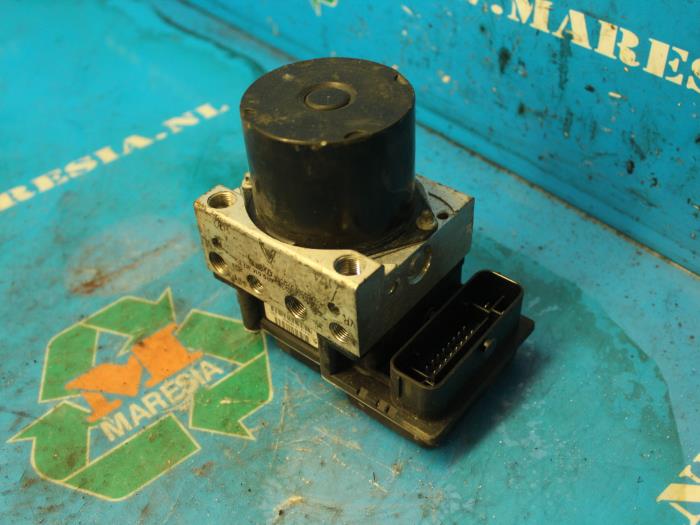 Begagnade ABS-pump Skoda Fabia II (5J) 1.2i Pris € 68,25 Marginaltabell erbjuds av Maresia Auto Recycling B.V.