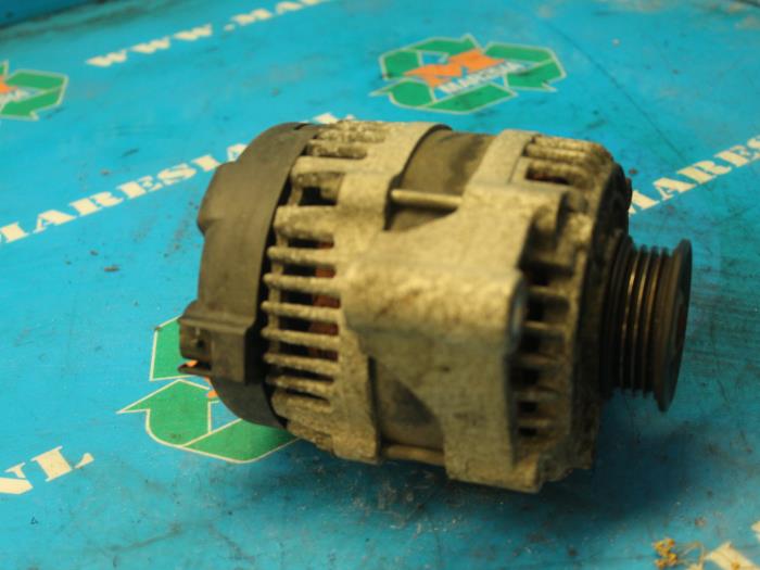 Begagnade Dynamo Chevrolet Aveo (250) 1.2 16V Pris € 15,75 Marginaltabell erbjuds av Maresia Auto Recycling B.V.