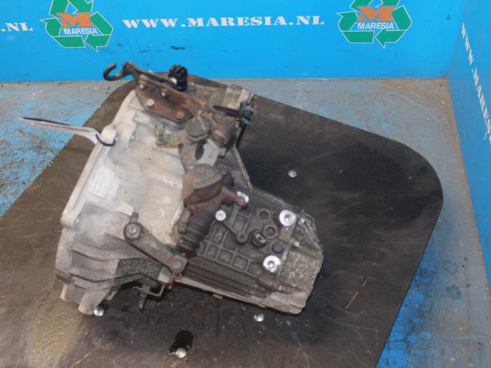 Usagé Boîte de vitesse Hyundai Coupe 2.0i 16V CVVT Prix € 315,00 Règlement à la marge proposé par Maresia Auto Recycling B.V.
