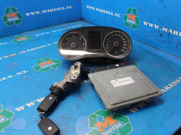 Used Ignition lock + computer Volkswagen Polo V (6R) Price € 367,50 Margin scheme offered by Maresia Auto Recycling B.V.
