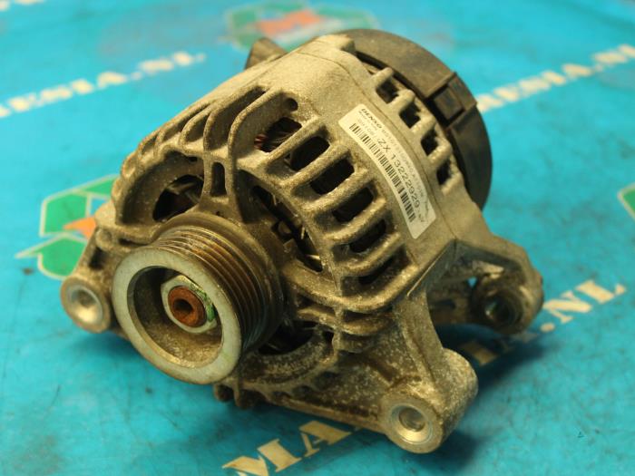 Begagnade Dynamo Opel Corsa D 1.2 16V Pris € 26,25 Marginaltabell erbjuds av Maresia Auto Recycling B.V.