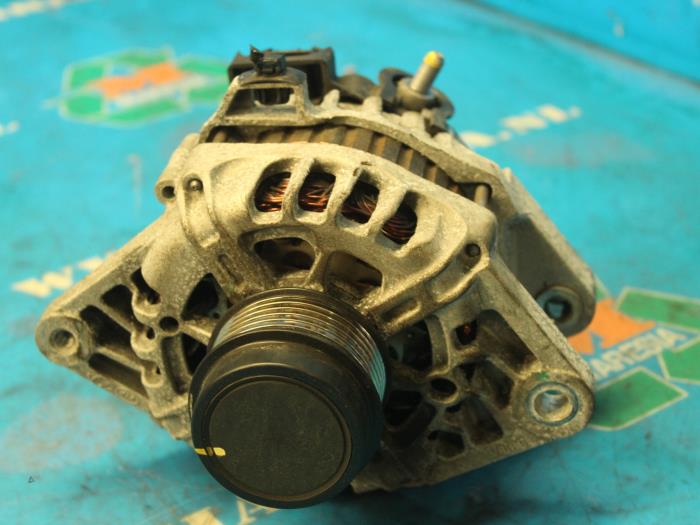 Begagnade Dynamo Hyundai i20 1.4i 16V Pris € 26,25 Marginaltabell erbjuds av Maresia Auto Recycling B.V.