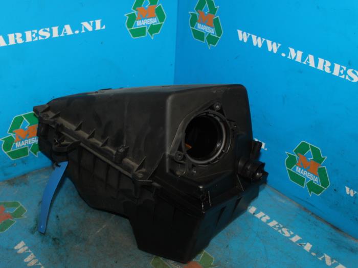Air box from a Volkswagen New Beetle (9C1/9G1) 2.0 2000