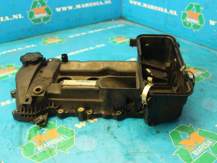 Usagé Couvercle soupapes Toyota Aygo (B10) 1.0 12V VVT-i Prix € 47,25 Règlement à la marge proposé par Maresia Auto Recycling B.V.