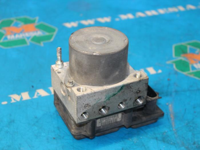 Usagé Pompe ABS Nissan Micra (K12) Prix € 36,75 Règlement à la marge proposé par Maresia Auto Recycling B.V.