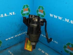 Usagé Boîtier de filtre carburant Kia Sportage (JE) 2.0 CRDi 16V VGT 4x4 Prix € 78,75 Règlement à la marge proposé par Maresia Auto Recycling B.V.