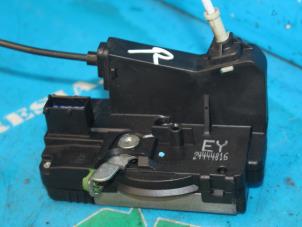 Used Door lock mechanism 2-door, right Opel Astra G (F08/48) 1.6 16V Price € 47,25 Margin scheme offered by Maresia Auto Recycling B.V.