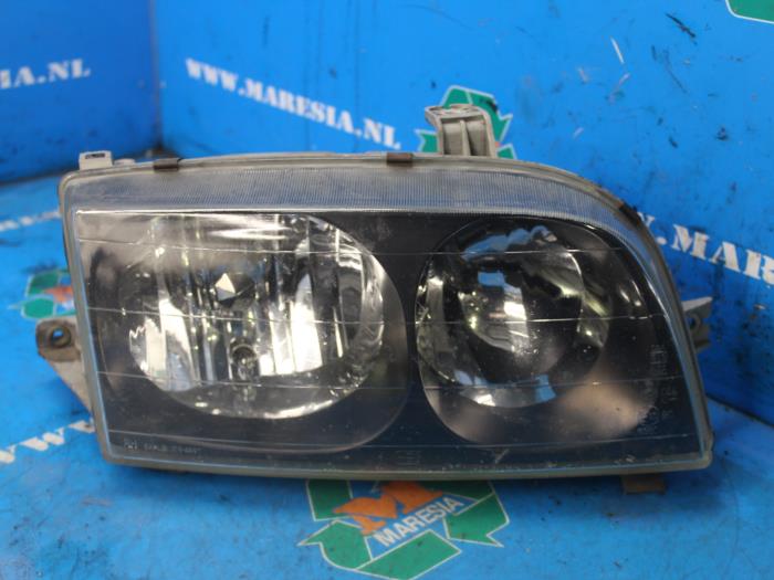 Używane Reflektor prawy Kia Joice 2.0 16V Cena € 36,75 Procedura marży oferowane przez Maresia Auto Recycling B.V.