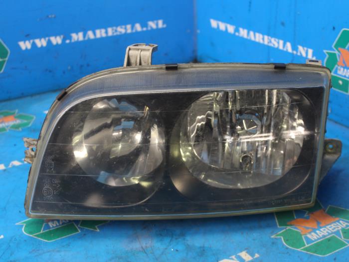 Używane Reflektor lewy Kia Joice 2.0 16V Cena € 36,75 Procedura marży oferowane przez Maresia Auto Recycling B.V.