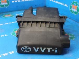 Usagé Boîtier filtre à air Toyota Yaris (P1) 1.3 16V VVT-i Prix € 31,50 Règlement à la marge proposé par Maresia Auto Recycling B.V.