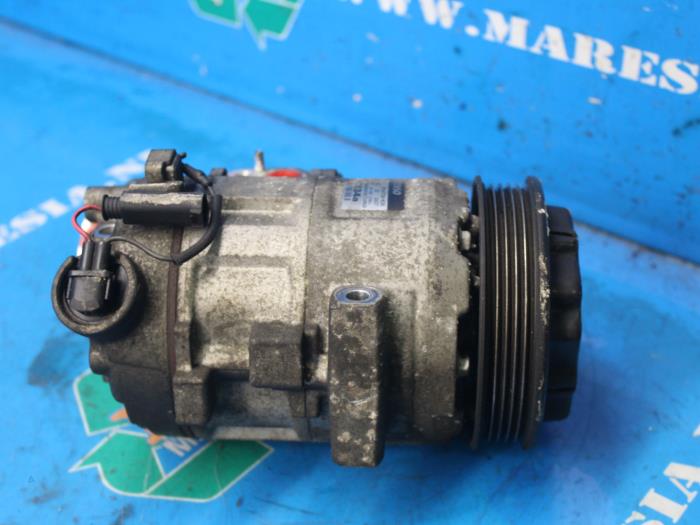 Air conditioning pump from a Mercedes-Benz A (W168) 1.9 A-190 2000
