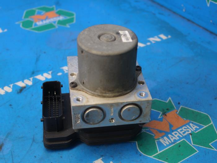 Used ABS pump Kia Rio III (UB) 1.4 CVVT 16V Price € 105,00 Margin scheme offered by Maresia Auto Recycling B.V.