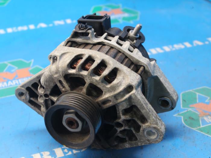Begagnade Dynamo Kia Cee'd (EDB5) 1.6 CVVT 16V Pris € 21,00 Marginaltabell erbjuds av Maresia Auto Recycling B.V.