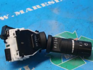 Used Wiper switch Nissan Qashqai Price € 42,00 Margin scheme offered by Maresia Auto Recycling B.V.