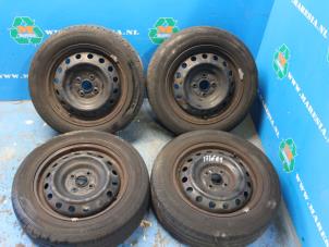 Usagé Kit jantes + pneumatiques Toyota Yaris II (P9) 1.3 16V VVT-i Prix € 131,25 Règlement à la marge proposé par Maresia Auto Recycling B.V.