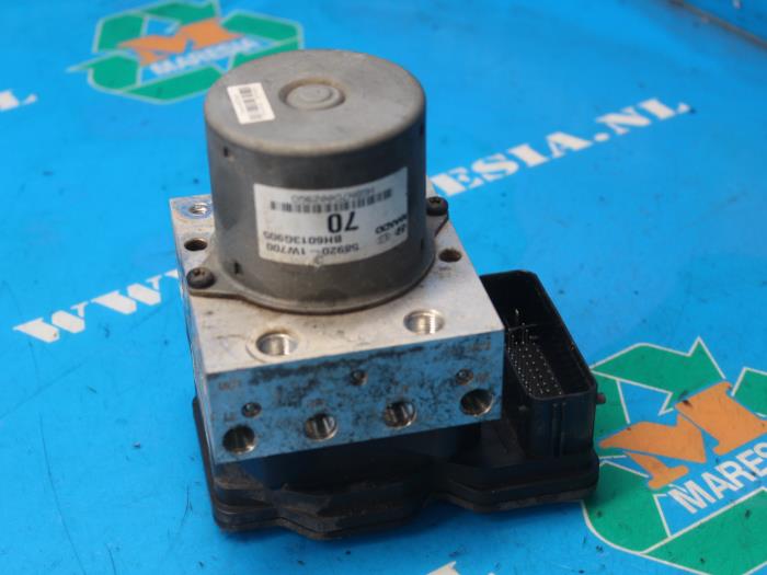 Begagnade ABS-pump Kia Rio III (UB) 1.4 CVVT 16V Pris € 105,00 Marginaltabell erbjuds av Maresia Auto Recycling B.V.