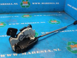 Used Door lock mechanism 2-door, right Volkswagen Polo V (6R) 1.2 TSI 16V BlueMotion Technology Price € 47,25 Margin scheme offered by Maresia Auto Recycling B.V.