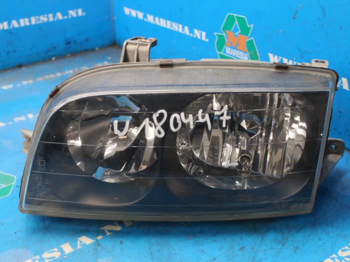 Używane Reflektor lewy Kia Joice 2.0 16V Cena € 36,75 Procedura marży oferowane przez Maresia Auto Recycling B.V.