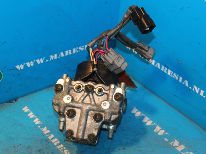 Usagé Bloc ABS Toyota Camry (SXV/VCV10) 2.2i 16V Prix € 31,50 Règlement à la marge proposé par Maresia Auto Recycling B.V.