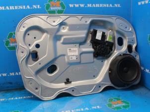 Używane Mechanizm szyby lewej przedniej wersja 4-drzwiowa Ford Kuga I 2.0 TDCi 16V 140 Cena € 78,75 Procedura marży oferowane przez Maresia Auto Recycling B.V.
