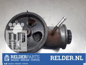 Used Power steering pump Toyota Corolla Verso (R10/11) 2.2 D-4D 16V Price € 45,00 Margin scheme offered by Relder Parts B.V.