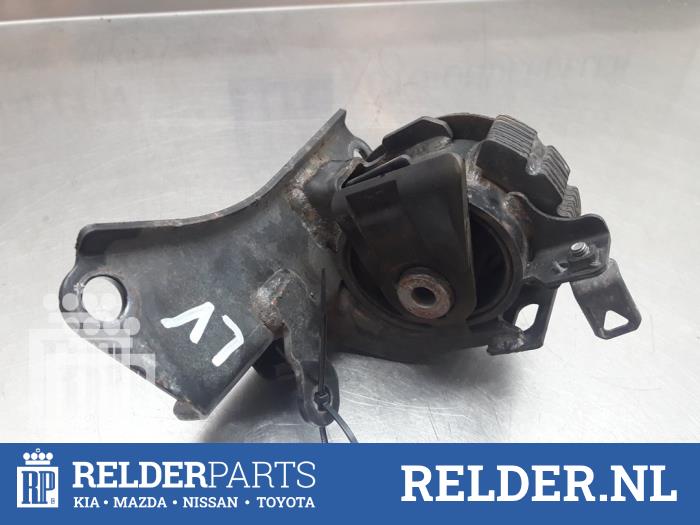 Usagé Support moteur Toyota Corolla Verso (R10/11) 2.2 D-4D 16V Prix € 32,00 Règlement à la marge proposé par Relder Parts B.V.
