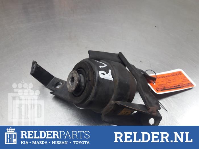 Usagé Support moteur Toyota Corolla Verso (R10/11) 2.2 D-4D 16V Prix € 32,00 Règlement à la marge proposé par Relder Parts B.V.