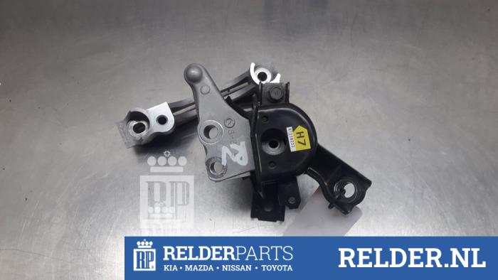 Used Engine mount Toyota RAV4 (A4) 2.5 Hybrid 16V VVT-i 4x2 Price € 68,00 Margin scheme offered by Relder Parts B.V.