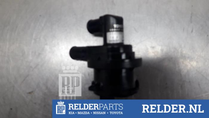 Usagé Pompe à eau Toyota RAV4 (A4) 2.5 Hybrid 16V VVT-i 4x2 Prix € 45,00 Règlement à la marge proposé par Relder Parts B.V.