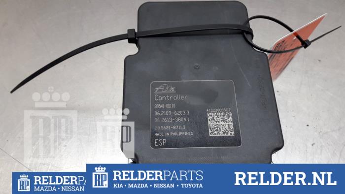 Używane Sterownik ABS Toyota Yaris III (P13) 1.0 12V VVT-i Cena € 75,00 Procedura marży oferowane przez Relder Parts B.V.