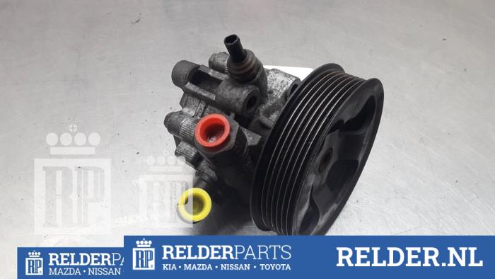 Usagé Pompe de direction Toyota Avensis (T22) 2.0 16V VVT-i D-4 Prix € 36,00 Règlement à la marge proposé par Relder Parts B.V.