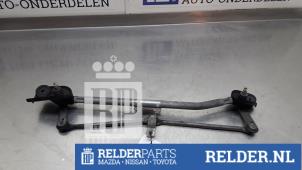 Usagé Mécanique essuie-glace Toyota Corolla (E12) 1.4 16V VVT-i Prix € 40,00 Règlement à la marge proposé par Relder Parts B.V.