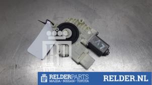 Używane Mechanizm szyby lewej przedniej wersja 4-drzwiowa Nissan Qashqai (J11) 1.5 dCi DPF Cena € 45,00 Procedura marży oferowane przez Relder Parts B.V.